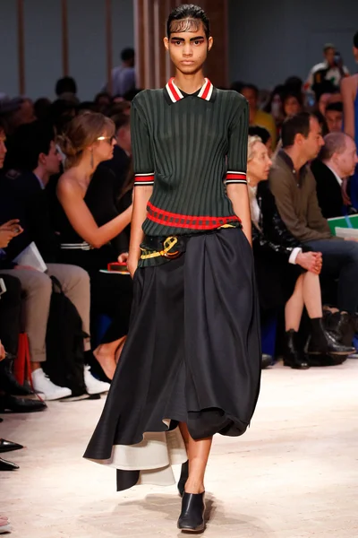Look 14